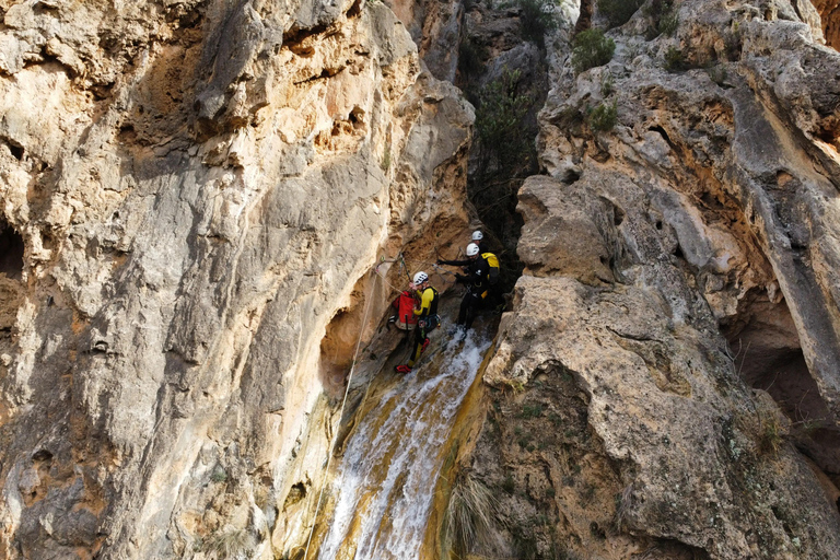 Cortes de Pallás, Valencia: Otonel Gorge or "La Doncella" Gorge Cortes de Pallás, Valencia: Otonel Ravine or "La Doncella" Ravine