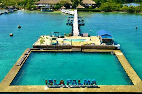 Coveñas: Spend a day on Isla Palma with a pool and beach in the archipelago!