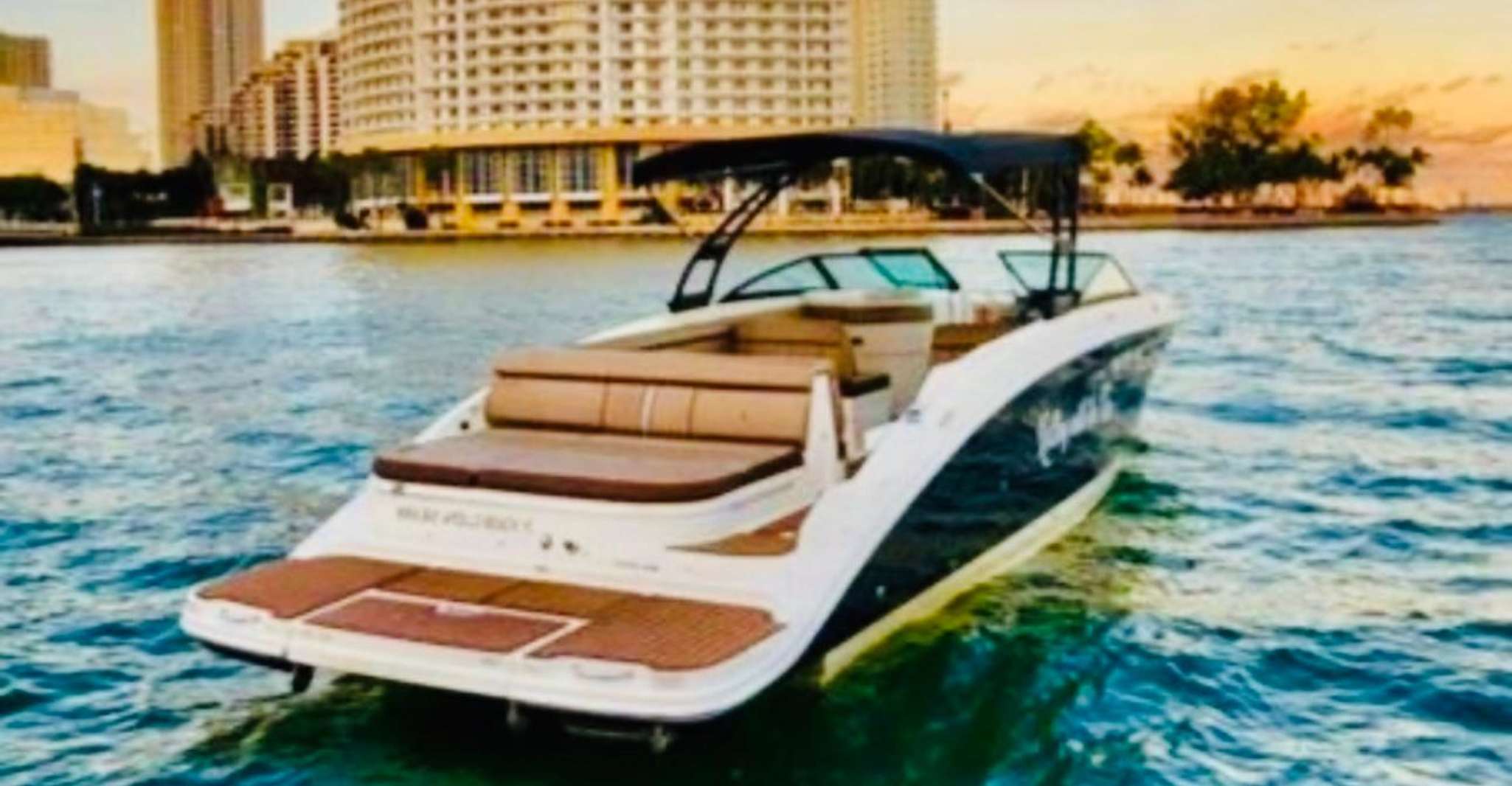 Miami: Guided Boat Tour with Champagne photo 5