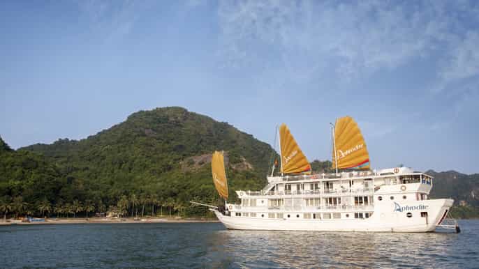 halong bay amazing 2days 1night with aphrodite cruise