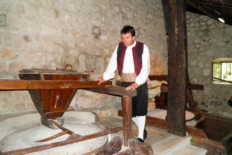 Ab Dubrovnik: Tour ins Konavle-Tal mit Weinprobe