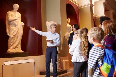 Paris: Excursão de Escândalos Particulares do Louvre Sem Fila