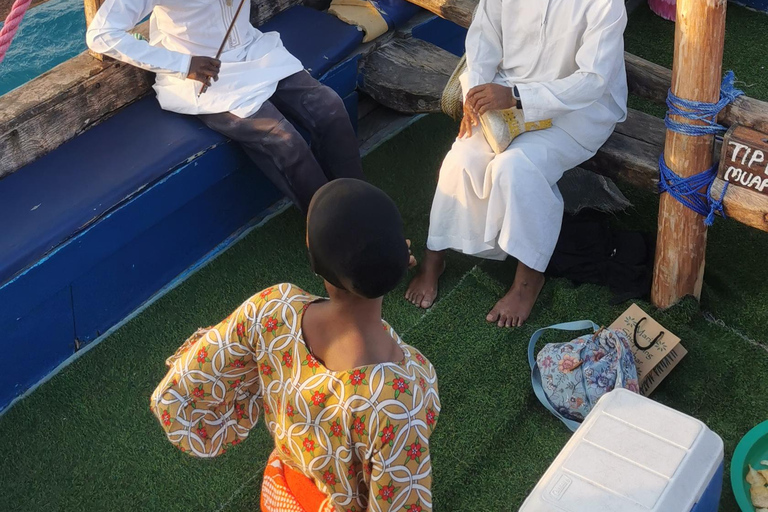 3 ore di crociera in dhow al tramonto a Zanzibar