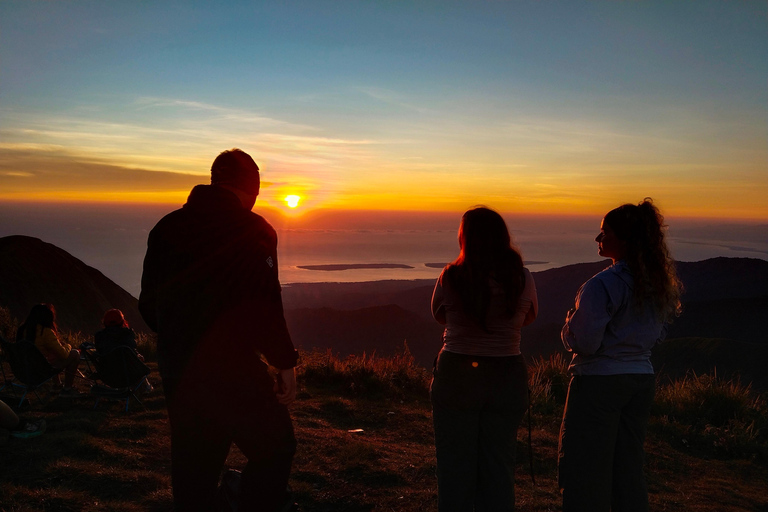 From Lombok: Kanawa Island and Whale Shark Tour with Meals