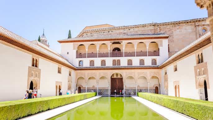 alhambra and generalife fasttrack private tour