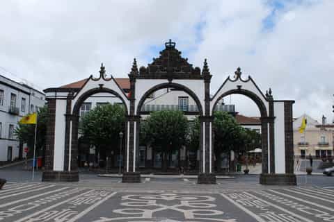 ponta delgada halfday walking tour