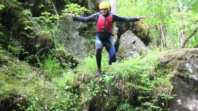 edinburgh canyoning keltneyburn in aberfeldy with transport