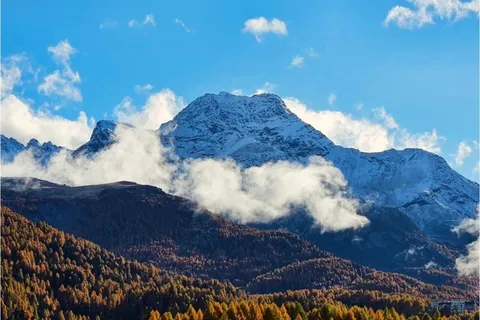Von Zürich aus: Private Tagestour nach St. Moritz