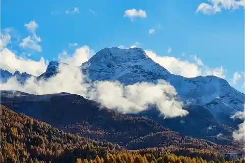From Zurich: Private Day Trip to St. Moritz