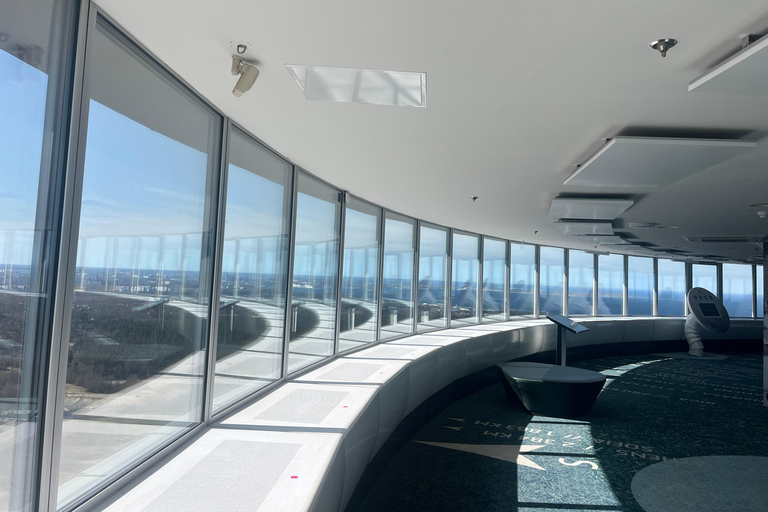 Tallinn classique : visite guidée de la vieille ville et du quartier de KadriorgVisite guidée classique de Tallinn : vieille ville et quartier de Kadriorg