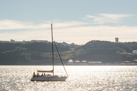 Lisbon 2-Hour Tagus River Sailing Cruise