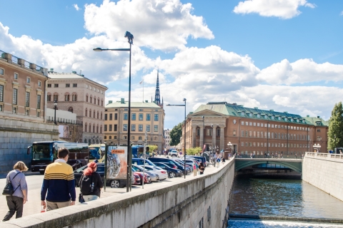 Stockholm : bus et bateaux à arrêts multiples rougesBillet de bus et de bateau à arrêts multiples (24 h)