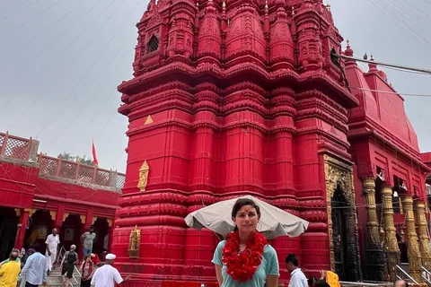 Visit the 3 largest temples in Benares
