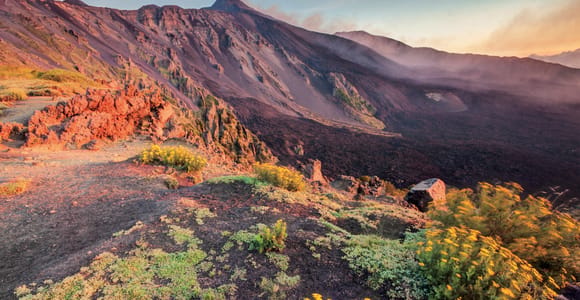 Malta: Mount Etna and Taormina Guided Day Trip by Catamaran