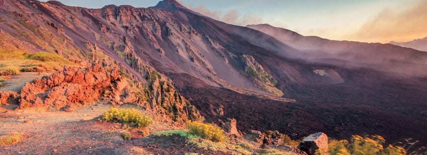 Malta: Escursione guidata di un giorno sull'Etna e Taormina in catamarano