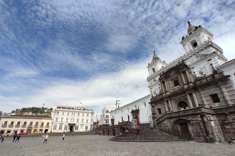 Quito: Old Town Guided Tour with Lunch