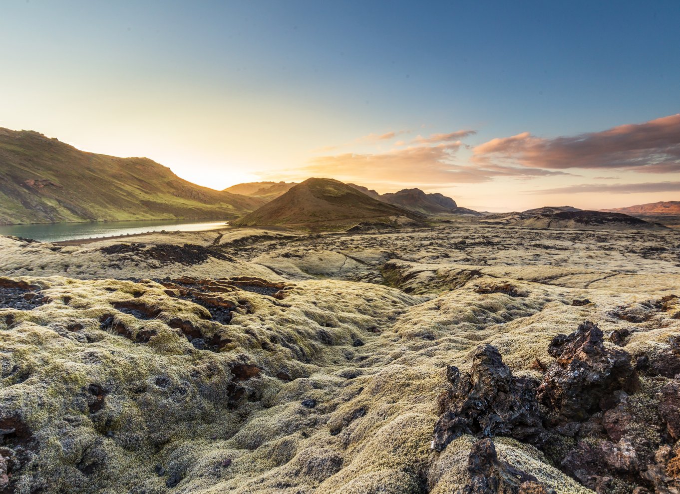 Fra Reykjavík: Islandsk ridetur i lavamarker