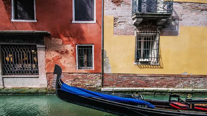 doges palace skiptheline and gondola afternoon tour
