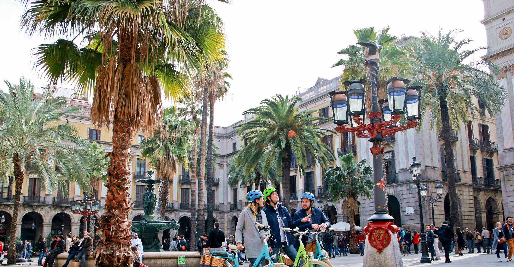 Barcelona: 1.5-2 Hour Sightseeing Tour by Bike/Electric Bike