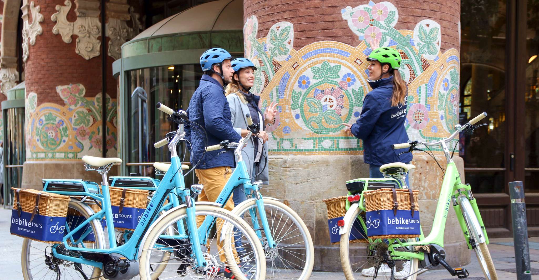 Barcelona: 2.5-Hour Bike or E-Bike Historical Tour photo 5