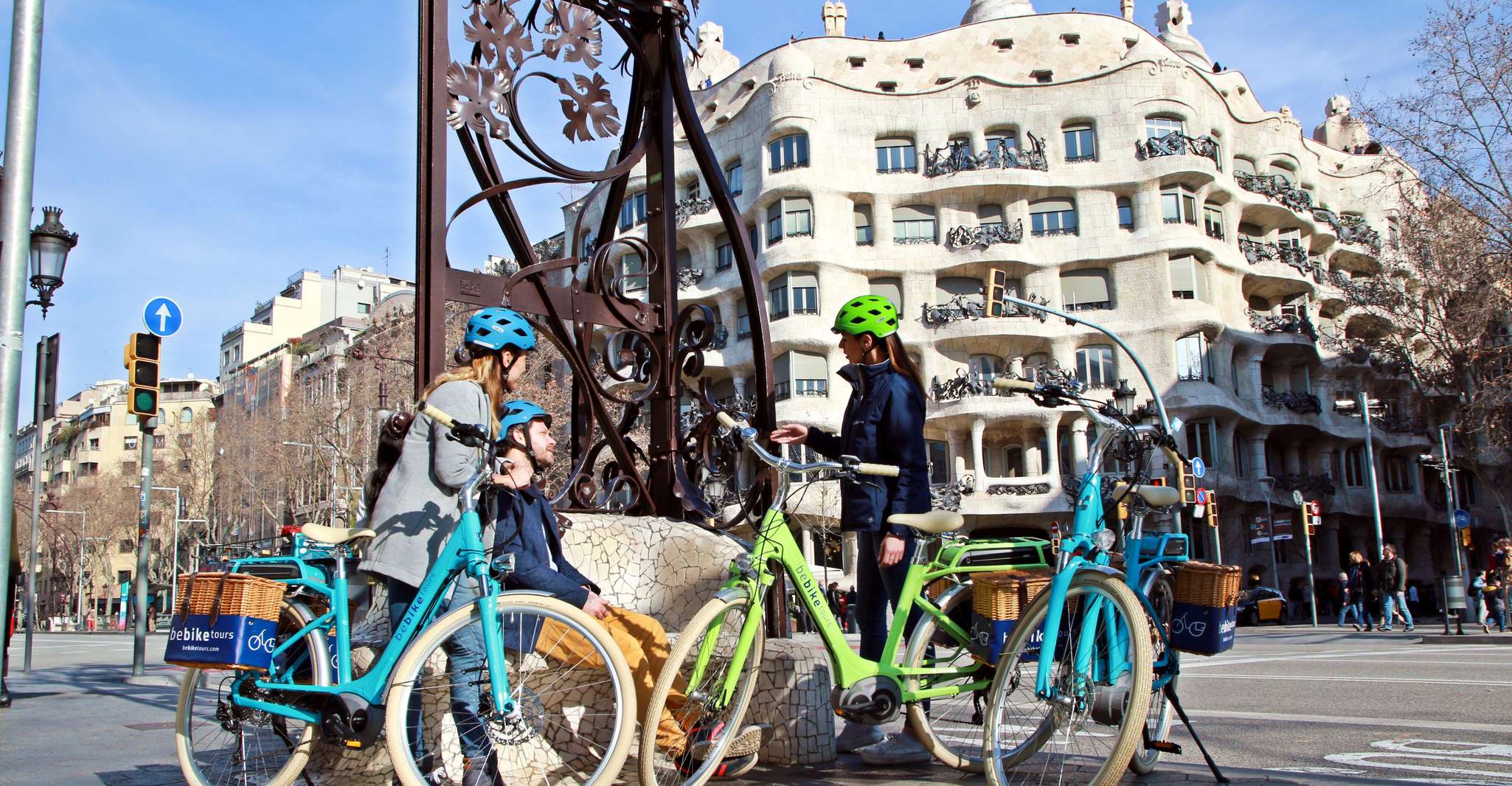 Barcelona: 2.5-Hour Bike or E-Bike Historical Tour photo 6