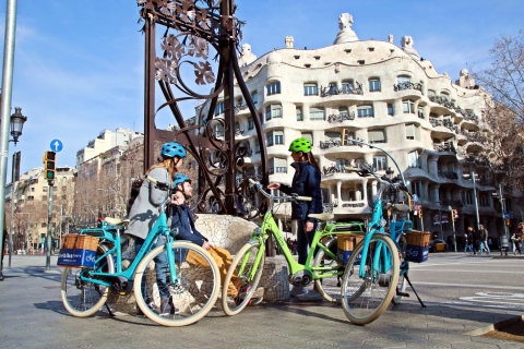 Barcelona: E-Bike-Tour auf den Spuren von GaudíTour auf Französisch