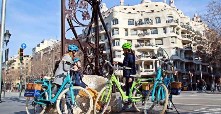 Barcelona: 2.5-Hour Bike or E-Bike Historical Tour photo 6