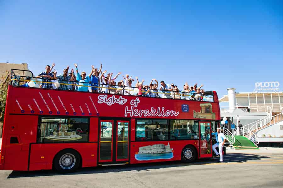 Heraklion: Hop-On/Hop-Off-Bustour mit Audioguide. Foto: GetYourGuide Heraklion: Hop-On/Hop-Off-Bustour mit Audioguide. Foto: GetYourGuide