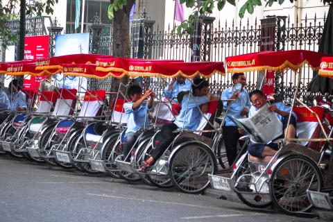 Tour privado de comida callejera de Hanoi y ciclo