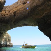 Albufeira: tour en barco de 2,5 h con cuevas y delfines