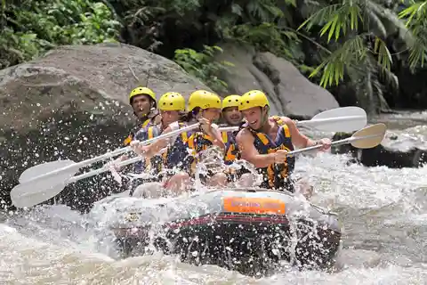 Bali: rafting premium sulle rapide del fiume Ayung con pranzo
