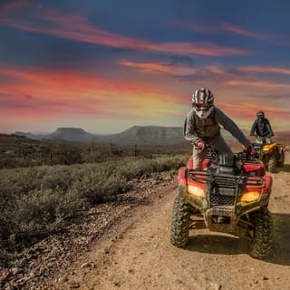 2 tunnin opastettu ATV/UTV -kiertomatka