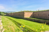 Van Praag, tour door de concentratiekamp Terezin - Housity