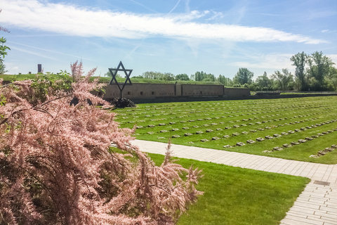 Campo di concentramento di Terezin: tour da PragaTour in inglese