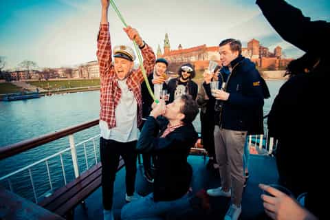 Krakow: Boat Party with Unlimited Drinks
