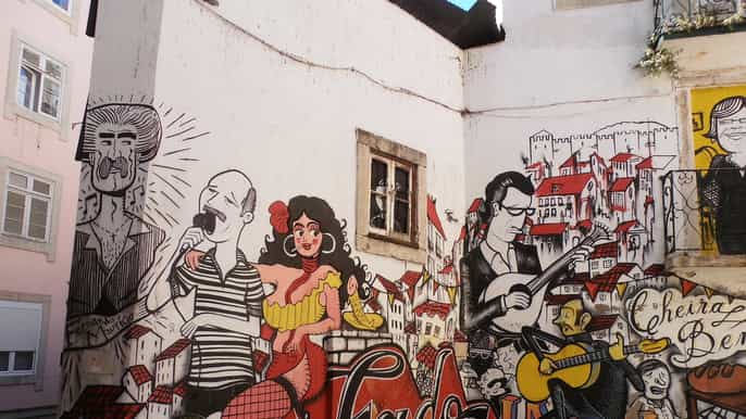 lisbon street art and historical walking tour