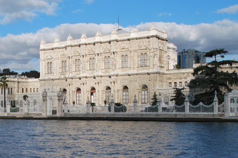 Bosporus-Kreuzfahrt und Zwei-Kontinente-Tour mit lokalem GuideBosphorus Kreuzfahrt und zwei Kontinente Tour