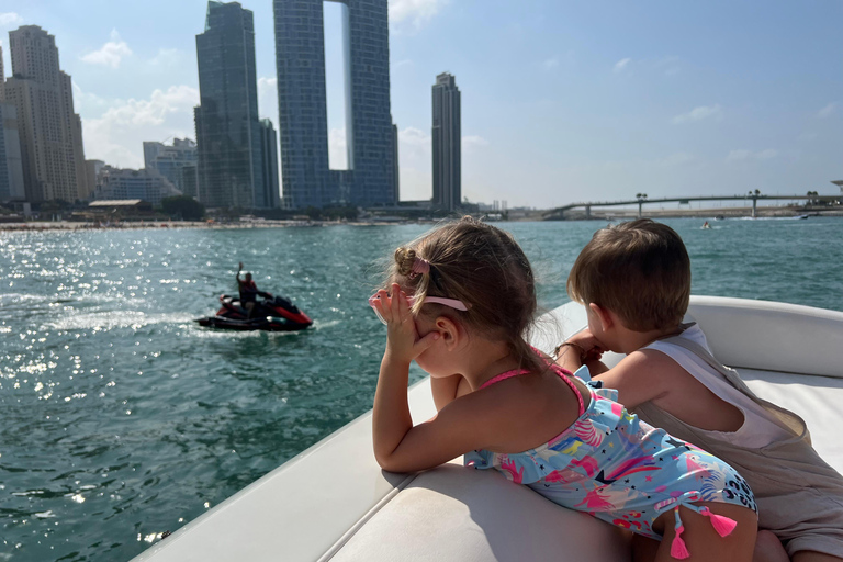 迪拜：家庭日落超大游艇巡航（含烧烤和饮料）