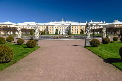 Small-Group Tour of Peterhof: Grand Palace and Park