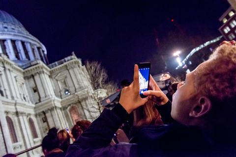 Londres: Excursão turística noturna em ônibus abertoPartida e retorno do The London Eye