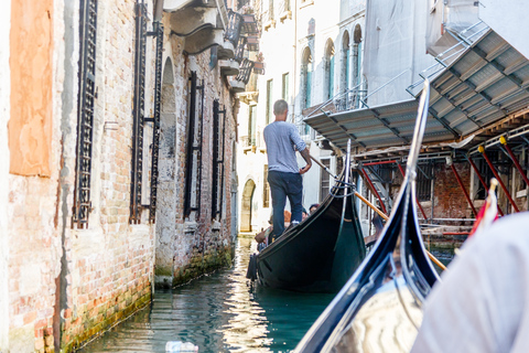 Venice: Traditional Shared Gondola RideVenice: Traditional Shared Gondola Experience