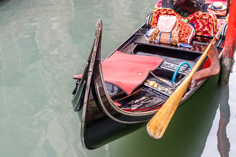 Venice: Traditional Shared Gondola RideVenice: Traditional Shared Gondola Experience