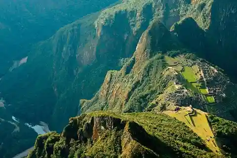 Machu Picchu com uma pausa na cidade de Aguas Calientes