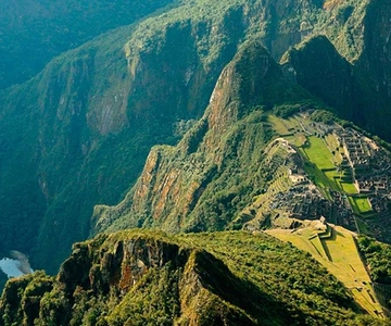Machu Picchu com uma pausa na cidade de Aguas Calientes