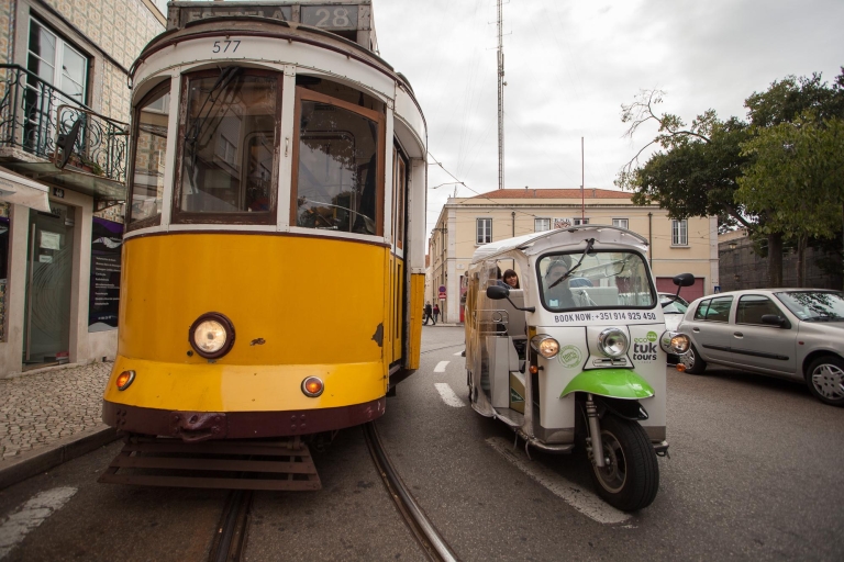 Lisbon: 2-Hour Historic Tram 28 Tour by Eco Tuk-Tuk Tour in German