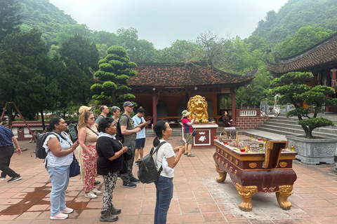 Da Hanoi: Tour di gruppo della Pagoda dei Profumi di una giornata intera con pranzoTour con funivia