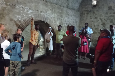 Accra: Cape Coast & Elmina Castles 2-Day Tour & Cruise