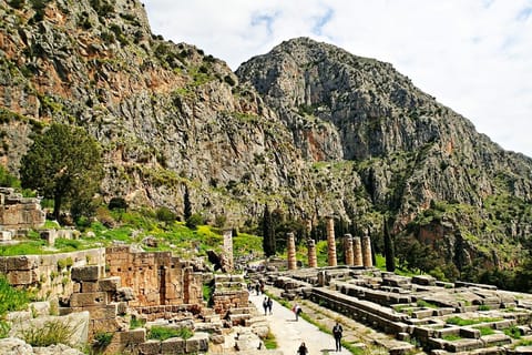 From Athens: Delphi Private Tour with Lunch Time