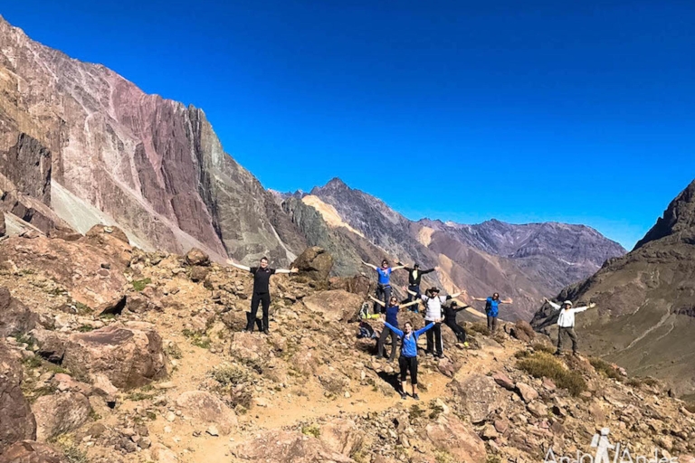 Van Santiago: Cajón del Maipo en Volcán San José Hike 8K