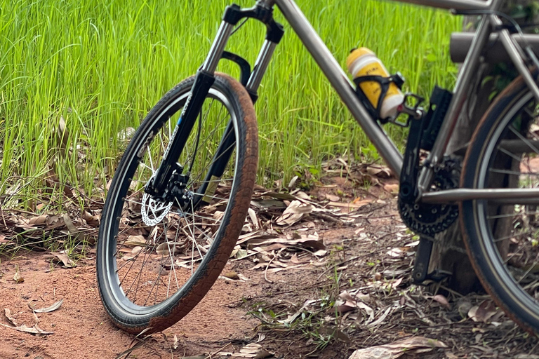 Countryside & Banteay Srei temple Cycling Tour 45km Small Share Group